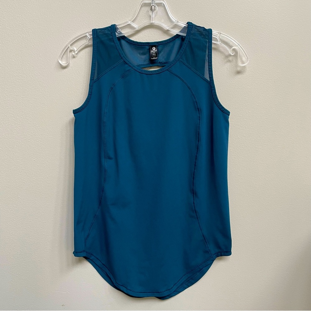 ❗️5/$20❗️Yoga Tank Top with Mesh Keyhole Cutout in Back - Size XS